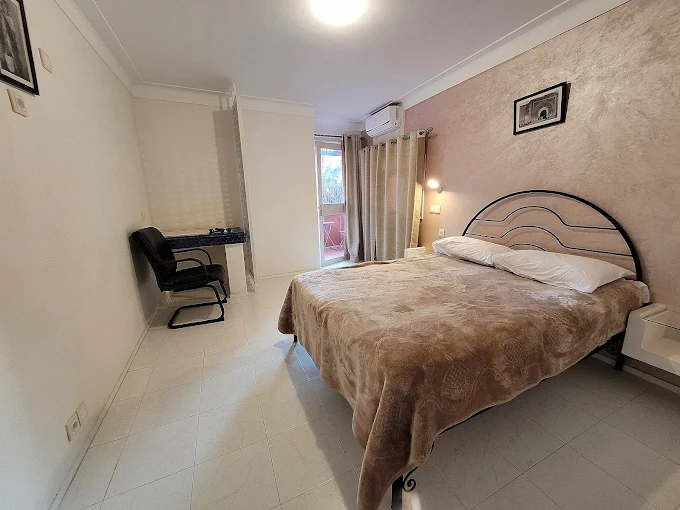 Standard double room at El Hamra Hotel Marrakech with desk and balcony