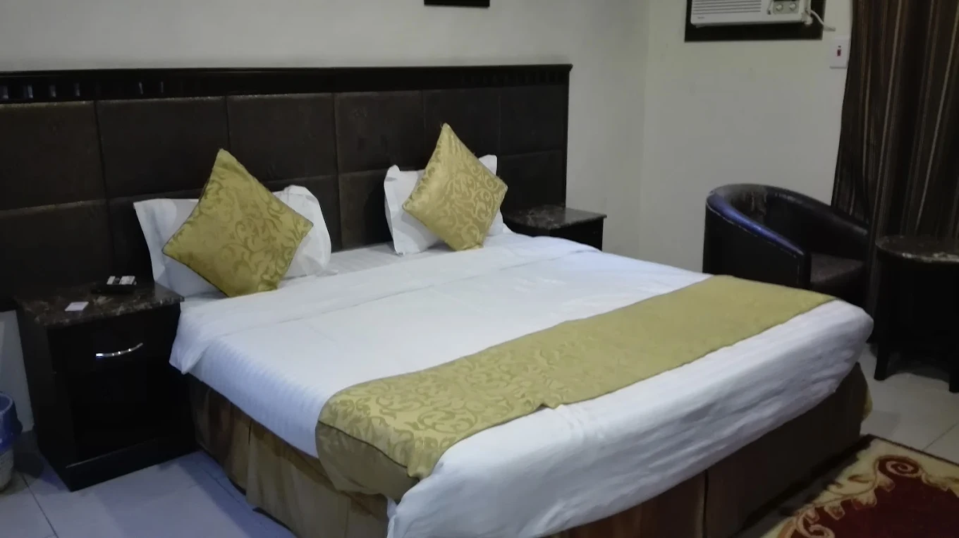 Al Thanaa Alraqi Furnished Apartments